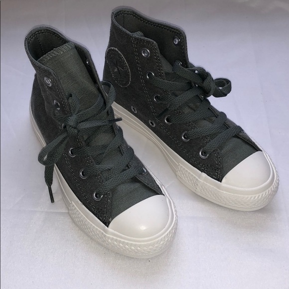 LAST ONE!! New Converse CTAS Hi Vintage Sneakers Size 1 - Picture 1 of 13